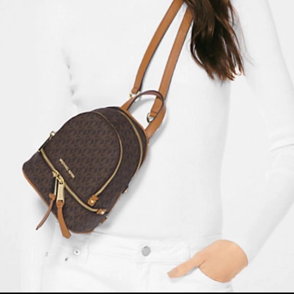 NWOT MICHAEL KORS BACKPACK PURSE - Picture 3 of 3